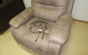 Камелия: Кресло реклайнер электро с качалкой и USB в комплекте - удлинитель на 3,5 метра